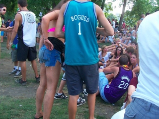 Illustration for article titled Look At These Fucking Hoopsters At Lollapalooza